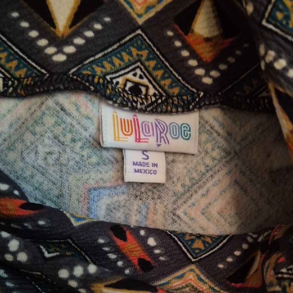 Stretchy Skirt With Aztec Pattern - Picture 5 of 9